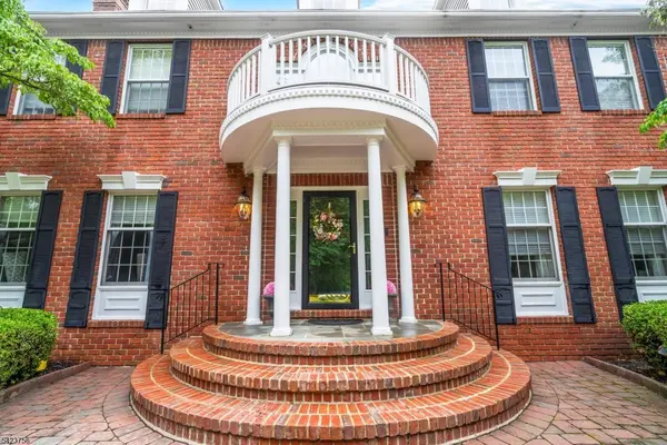 11 Baltusrol Way, Bernards Twp., NJ 07931