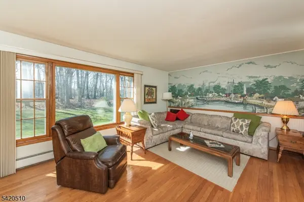 320 Reynolds Ave, Parsippany-troy Hills Twp., NJ 07054