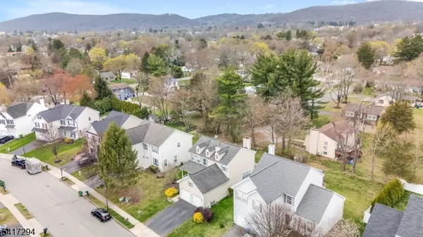 23 Musky Ridge Dr, Hackettstown Town, NJ 07840