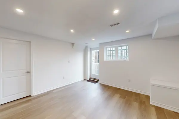 1382 Leriche WAY, Milton, ON L9E 2A3