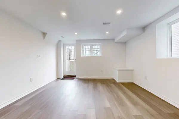 1382 Leriche WAY, Milton, ON L9E 2A3