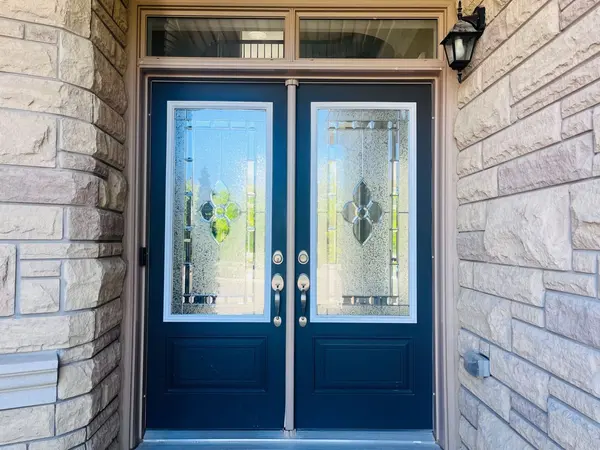 2366 Chateau Common, Oakville, ON L6M 0S1