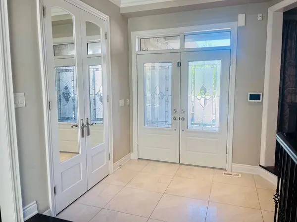 2366 Chateau Common, Oakville, ON L6M 0S1