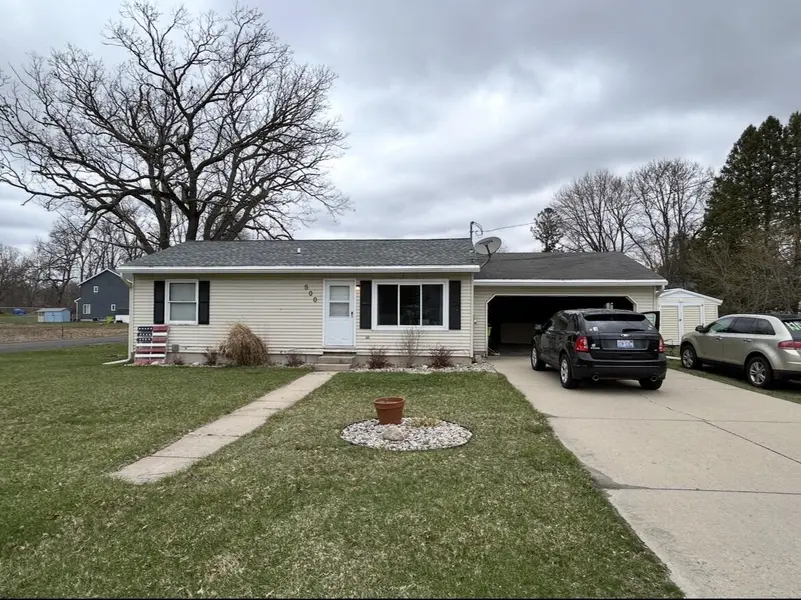 500 E Grant ST, Greenville, MI 48838