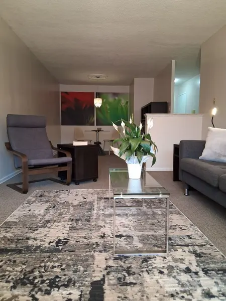 975 Warwick CT #605, Burlington, ON L7T 3Z7