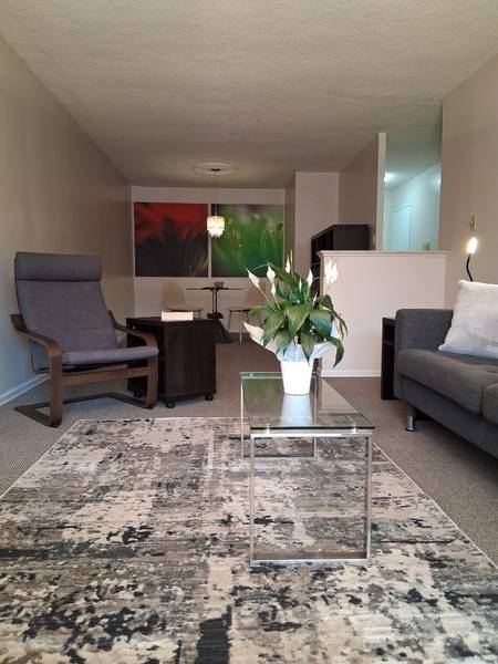 975 Warwick CT #605, Burlington, ON L7T 3Z7