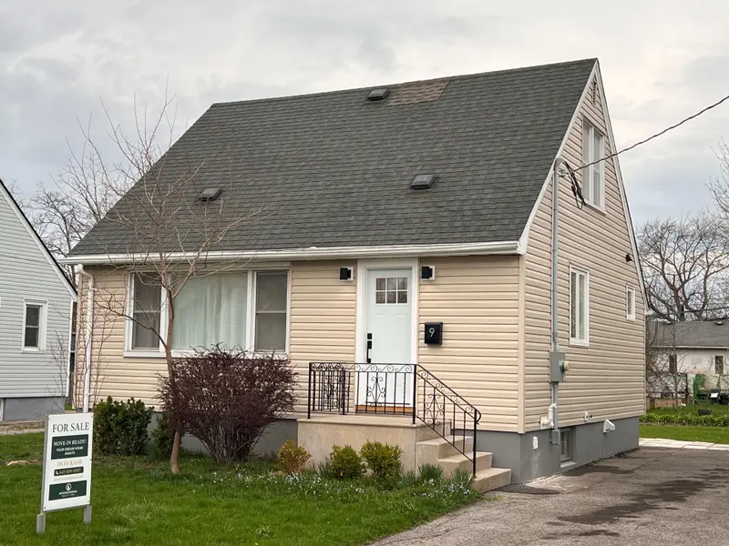 9 Admiral RD, St. Catharines, ON L2P 1G4