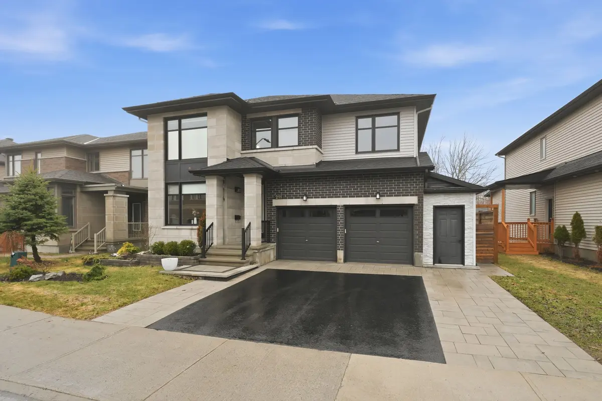 211 Cooks Mill CRES, Blossom Park - Airport And Area, ON K1V 2N1