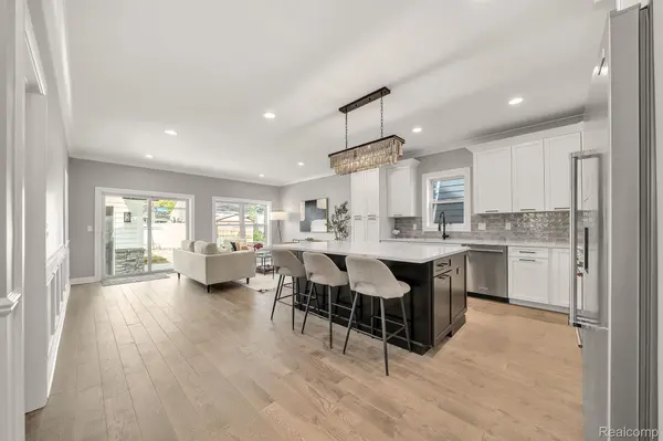 1929 Brookwood AVE, Royal Oak, MI 48073