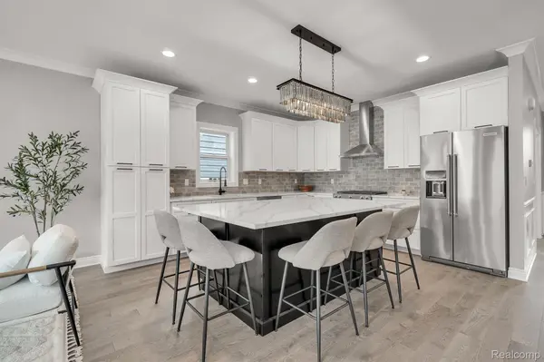 1929 Brookwood AVE, Royal Oak, MI 48073