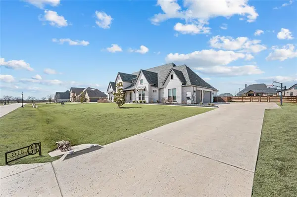 516 Westcreek Lane, Northlake, TX 76226