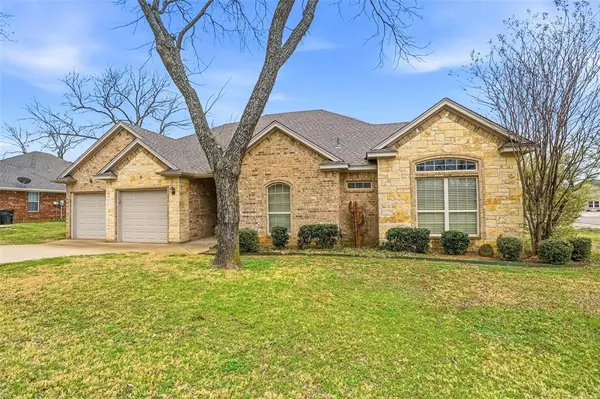 9420 Gleneagles Drive, Granbury, TX 76049