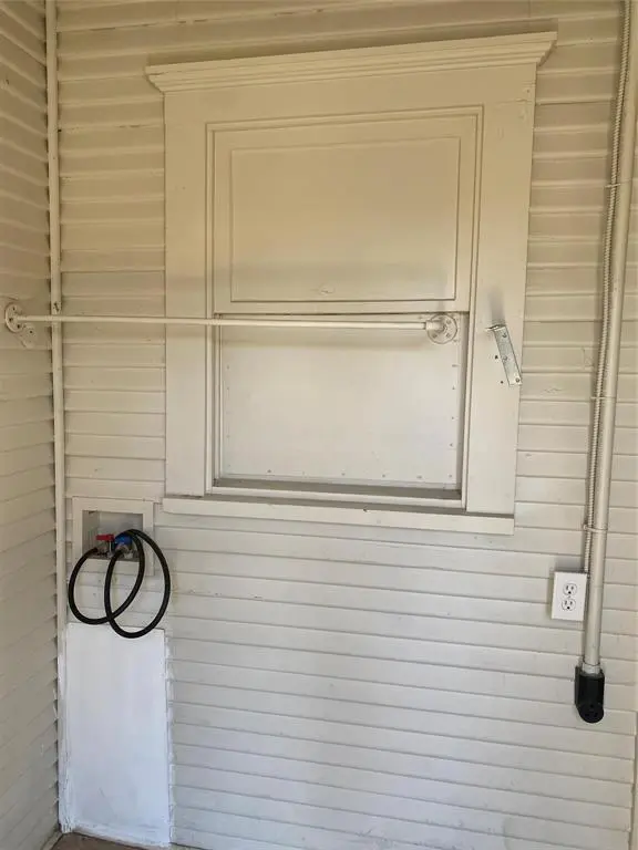 1613 Park Street, Commerce, TX 75428