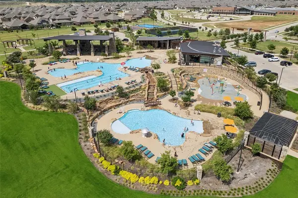 2907 Brady Starr Drive, Aubrey, TX 76227