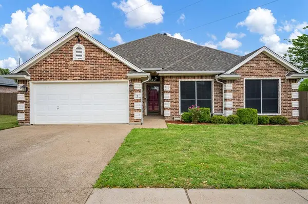 325 Village Parkway, Crowley, TX 76036