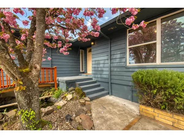 29729 SW OLD WELL RD, West Linn, OR 97068