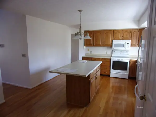 3 Windsor Place, Athens, OH 45701