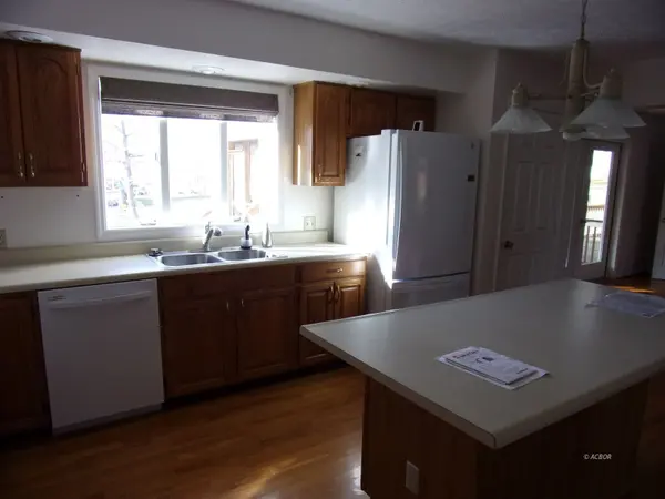 3 Windsor Place, Athens, OH 45701