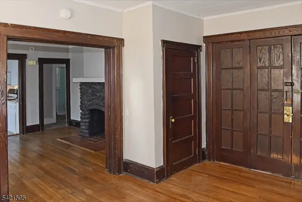 16 Ravine Ave, Caldwell Boro Twp., NJ 07006