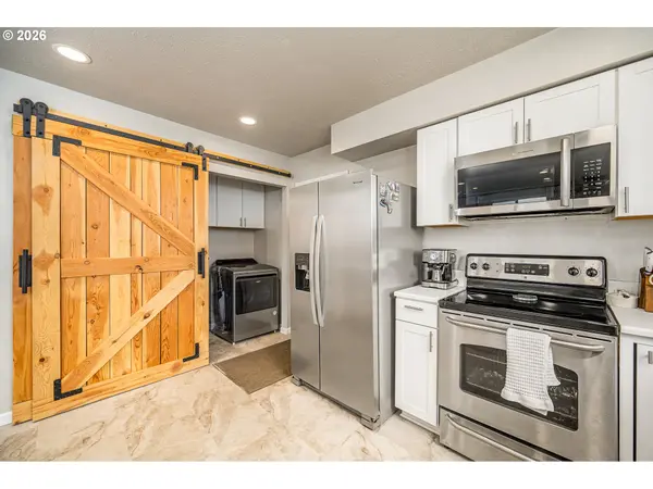 745 BOULDER LOOP, Creswell, OR 97426