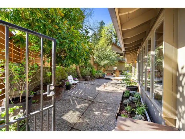 2637 SW PATTON CT, Portland, OR 97201