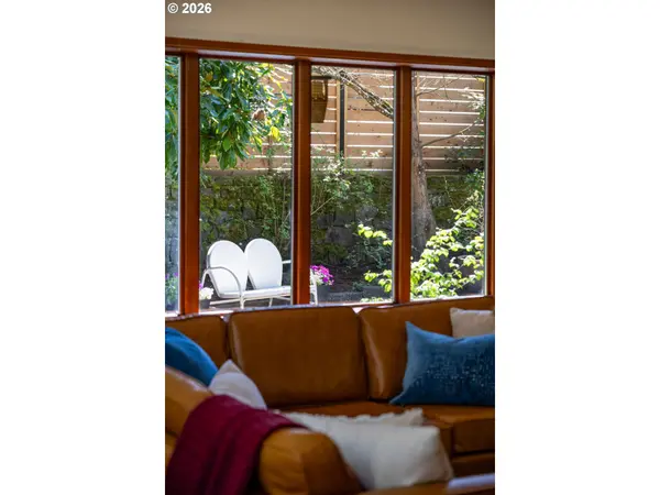 2637 SW PATTON CT, Portland, OR 97201