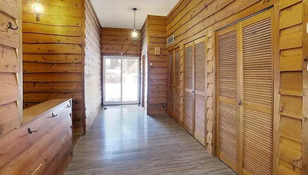 4324 7 AVE, Edson, AB T7E 1B5