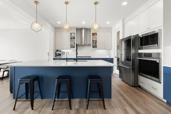 67 Royston Heath NW, Calgary, AB T3L 0K3