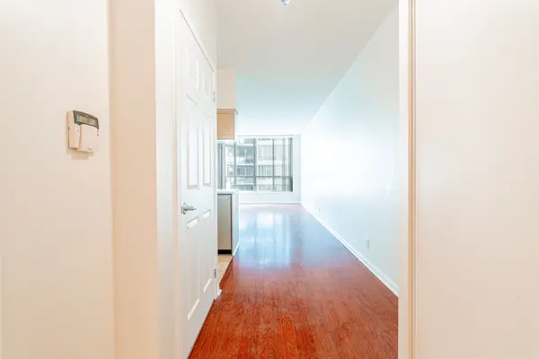 230 Queens Quay W #918, Toronto C01, ON M5J 2Y7