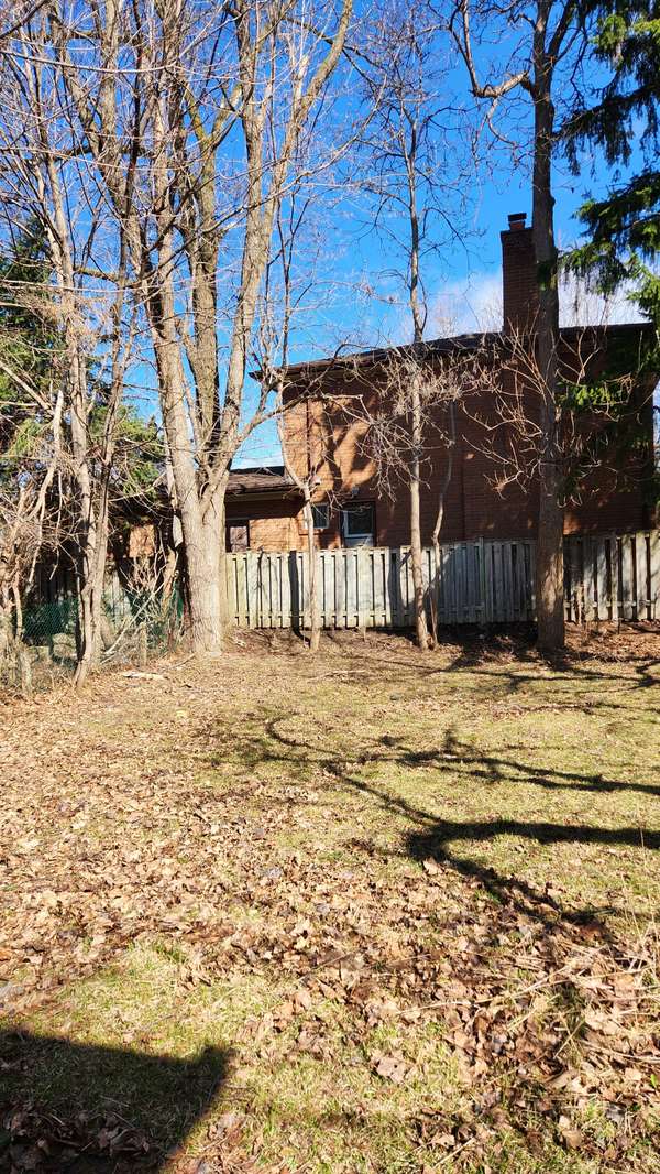 126 Olive AVE, Toronto C14, ON M2N 4P1