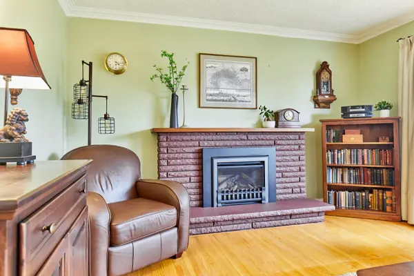 3 Somerdale SQ, Toronto E08, ON M1E 1M9