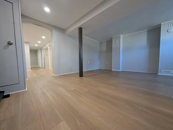 126 Sheldon AVE #Lower, Newmarket, ON L3Y 2V7