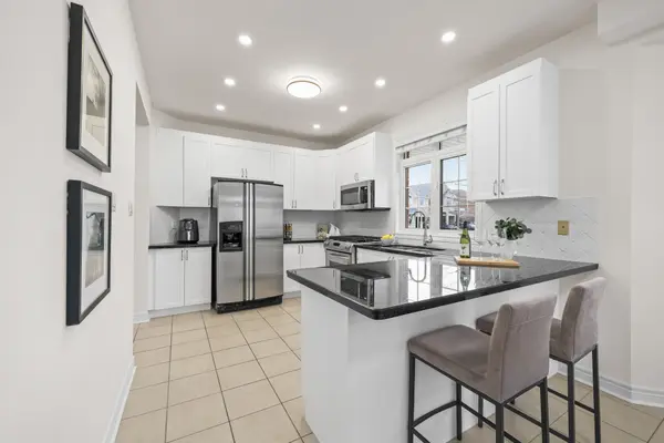 2 Serene WAY, Vaughan, ON L4J 8Z8