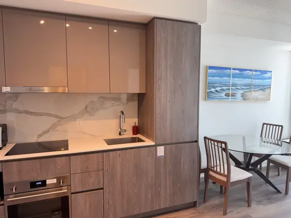 8 Interchange WAY #5611, Vaughan, ON L4K 0R2