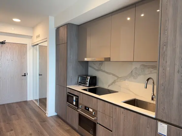 8 Interchange WAY #5611, Vaughan, ON L4K 0R2