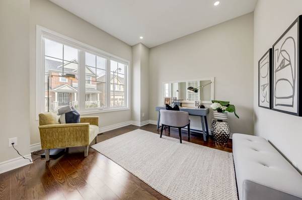 60 MATCH POINT CT, Aurora, ON L4G 3J1