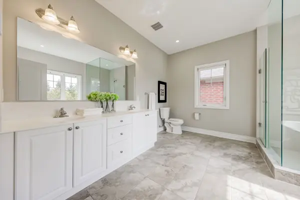 60 MATCH POINT CT, Aurora, ON L4G 3J1