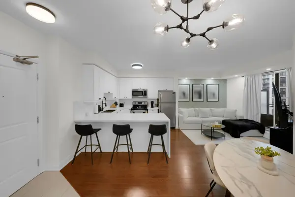 24 Woodstream BLVD #606, Vaughan, ON L4L 8C4