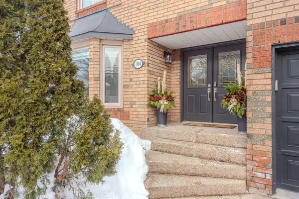 1104 Ambercroft LN, Oakville, ON L6M 1Z2