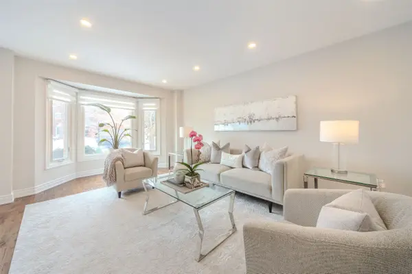 1104 Ambercroft LN, Oakville, ON L6M 1Z2