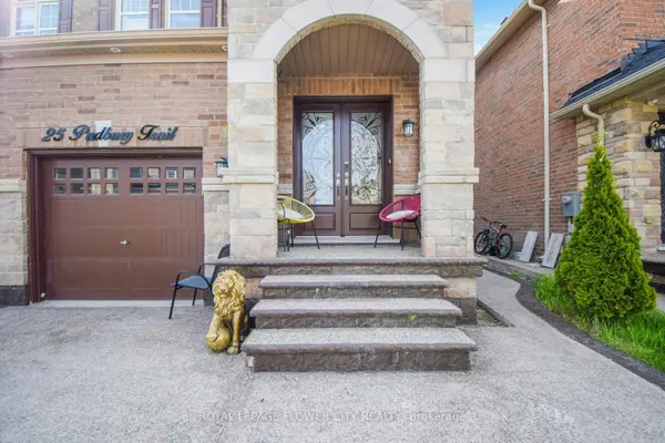 25 Padbury TRL, Brampton, ON L7A 4V2