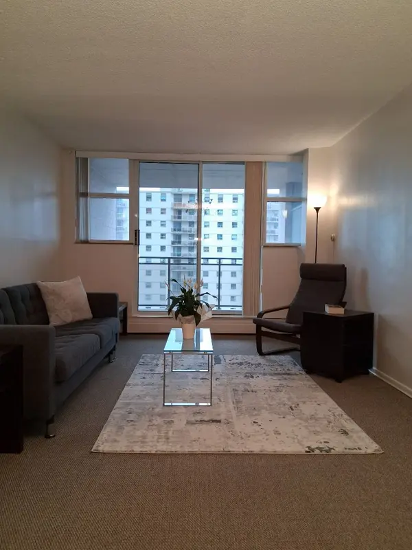 975 Warwick CT #605, Burlington, ON L7T 3Z7