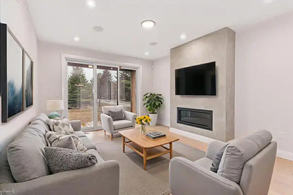 1 Boynton CT, Blue Mountains, ON N0H 2P0