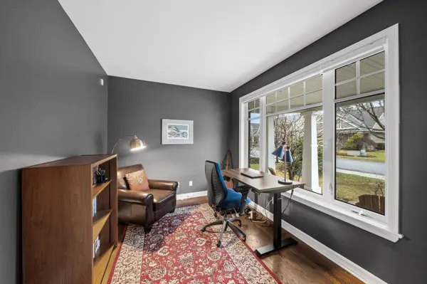 566 ERINWOODS CIR, Barrhaven, ON K2J 5M8