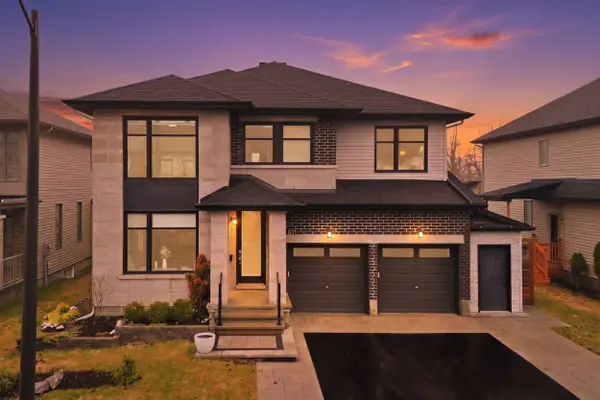 211 Cooks Mill CRES, Blossom Park - Airport And Area, ON K1V 2N1