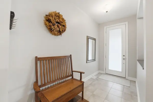 211 Cooks Mill CRES, Blossom Park - Airport And Area, ON K1V 2N1