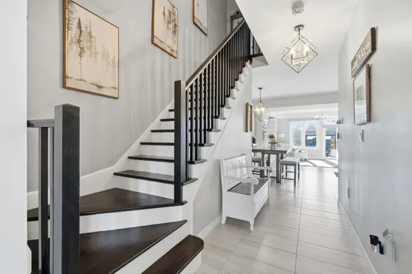 37 FAIRGROUNDS DR, Hamilton, ON L0R 1C0