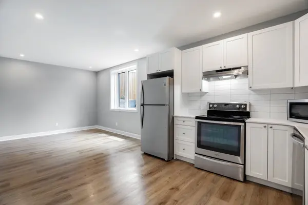 144 Montfort ST, Vanier And Kingsview Park, ON K1L 5P6