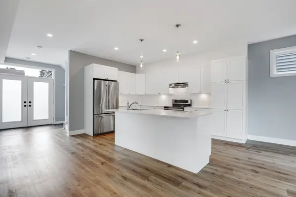 144 Montfort ST, Vanier And Kingsview Park, ON K1L 5P6