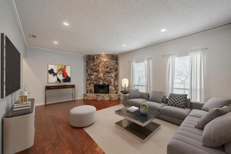 3020 Stonehenge Lane, Carrollton, TX 75006